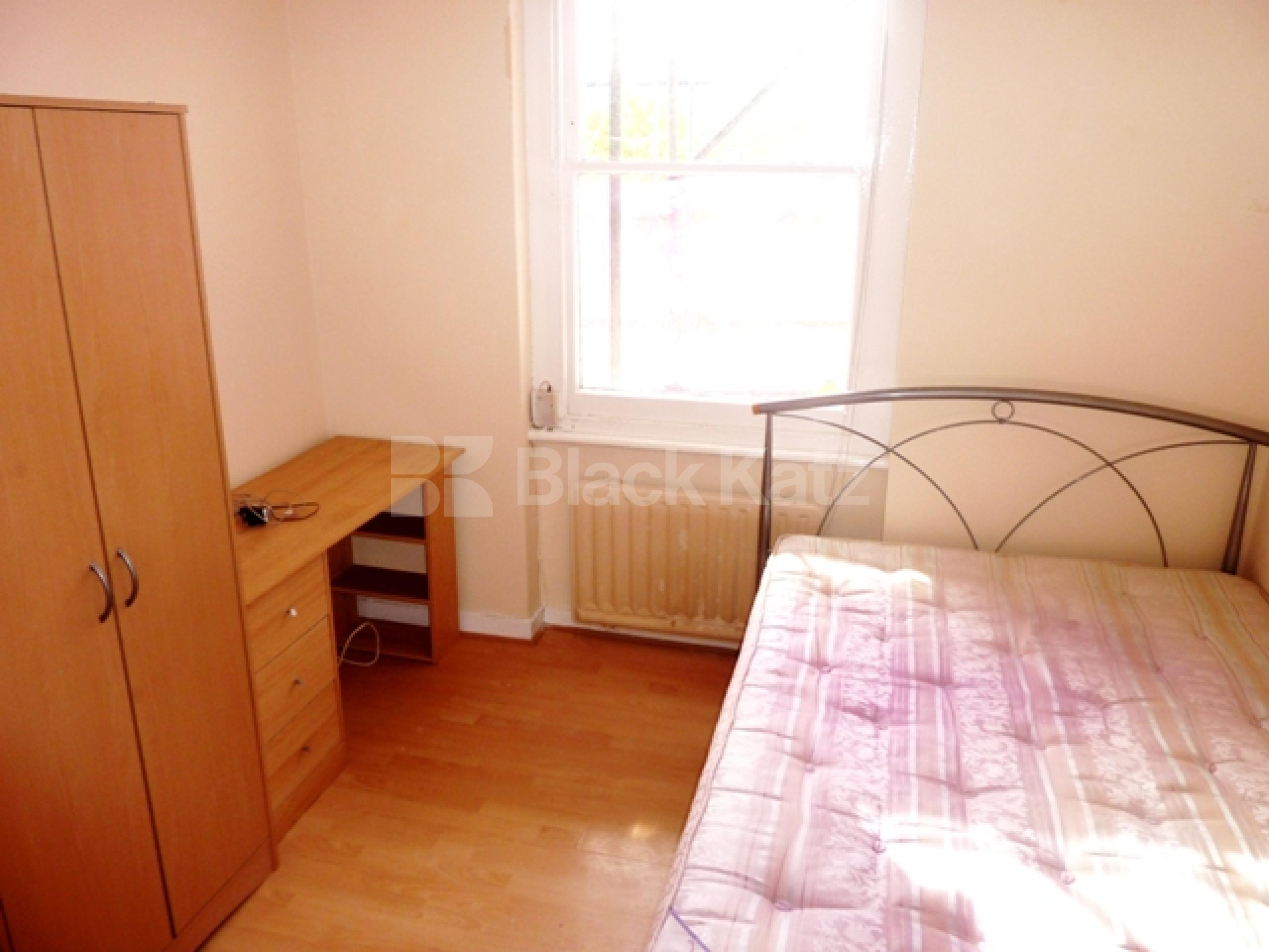 			Location flat / Ideal for Students / Available May-June, 2 Bedroom, 1 bath, 1 reception Flat			 Carburton street, Warren street / Gr. Portland street W1W